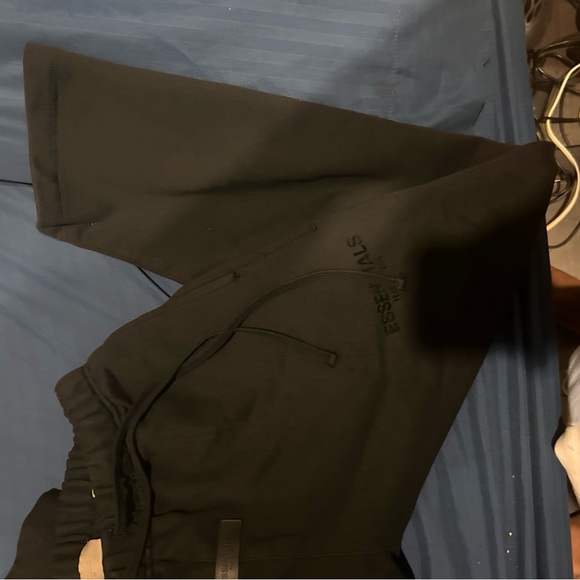 Essential fear of god pants - Picture 2 of 4